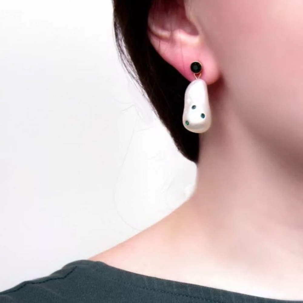 Imitation Baroque Pearl Green Crystals Earrings - Picture 4 of 5